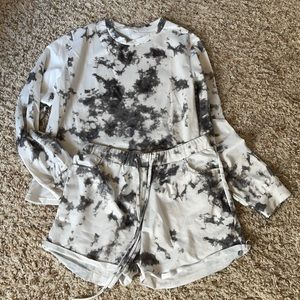 Black and white tie dye set size Large